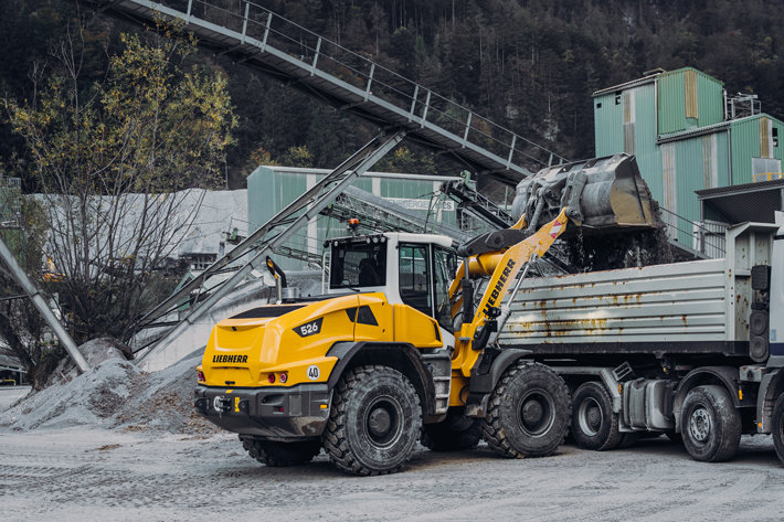 Strong performers: Liebherr presents new mid-sized wheel loader series